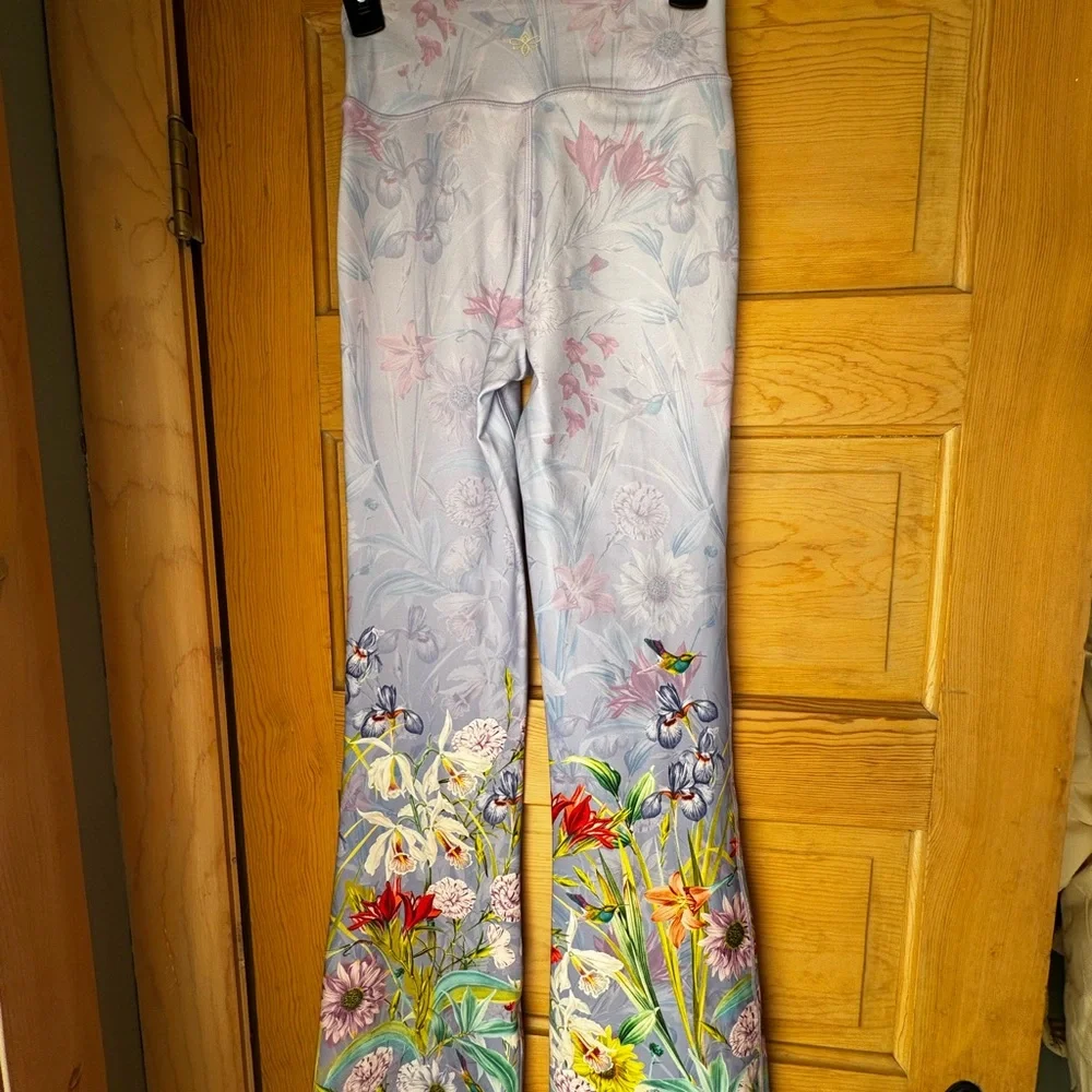 NWT Designer Johnny Was BEE Active Floral Leggings - Picture 4 of 7